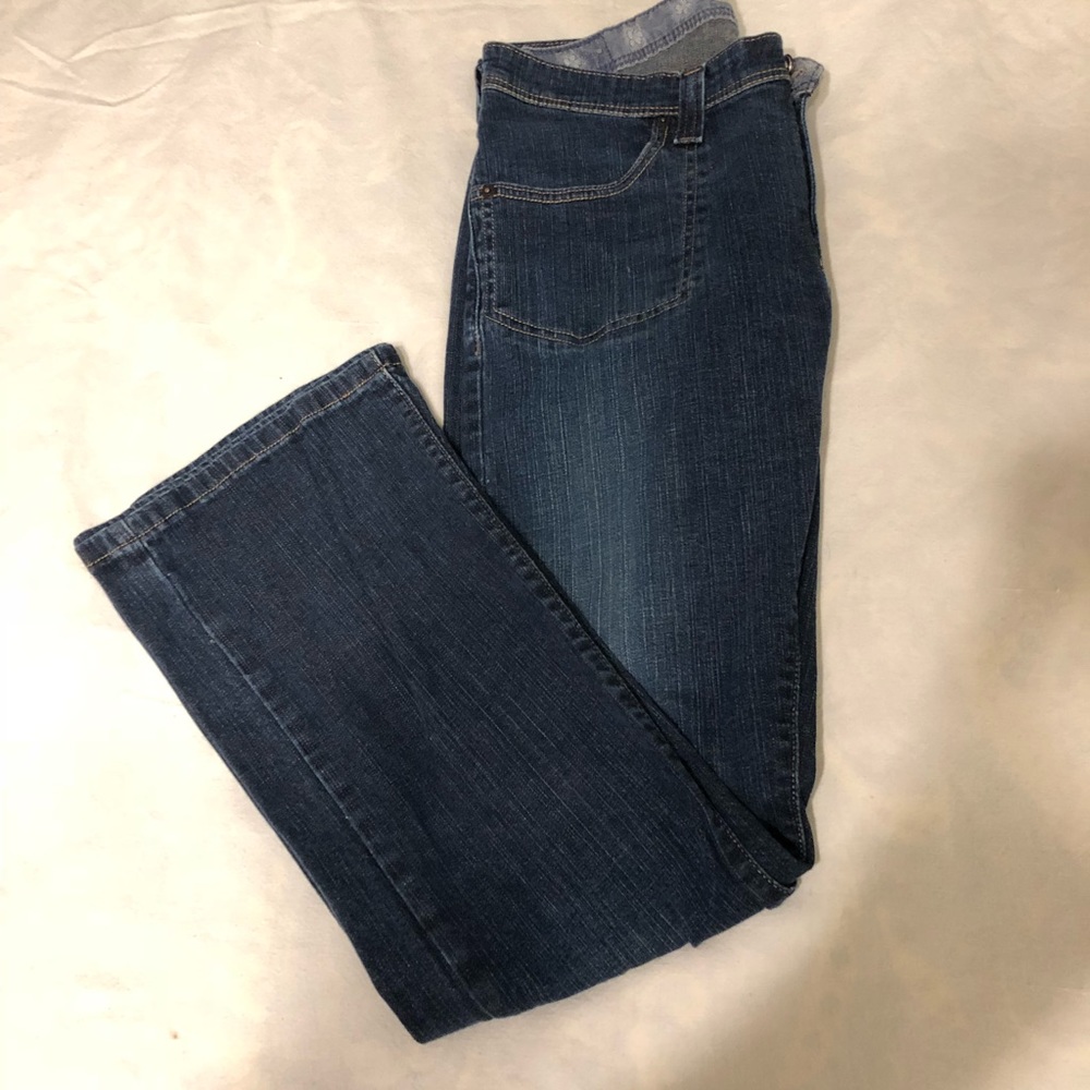 LADIES LEVI’S 542 LOW FLARE JEANS